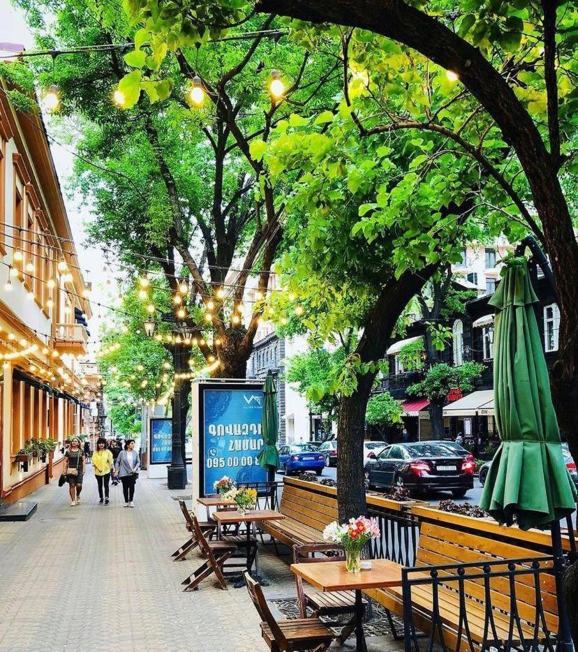 Cozy Apt 3 City Center Erevan Exterior foto
